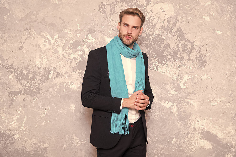 Why Is Cashmere Perfect For Christmas Scarves?